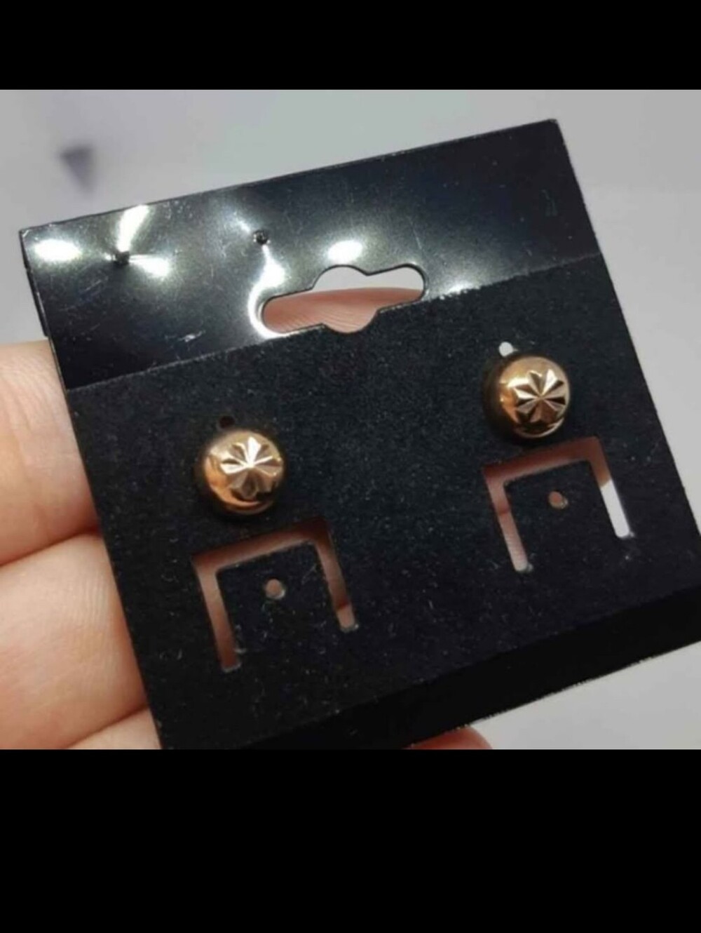 Star-Stamped Round Stud Earrings in Rose Gold